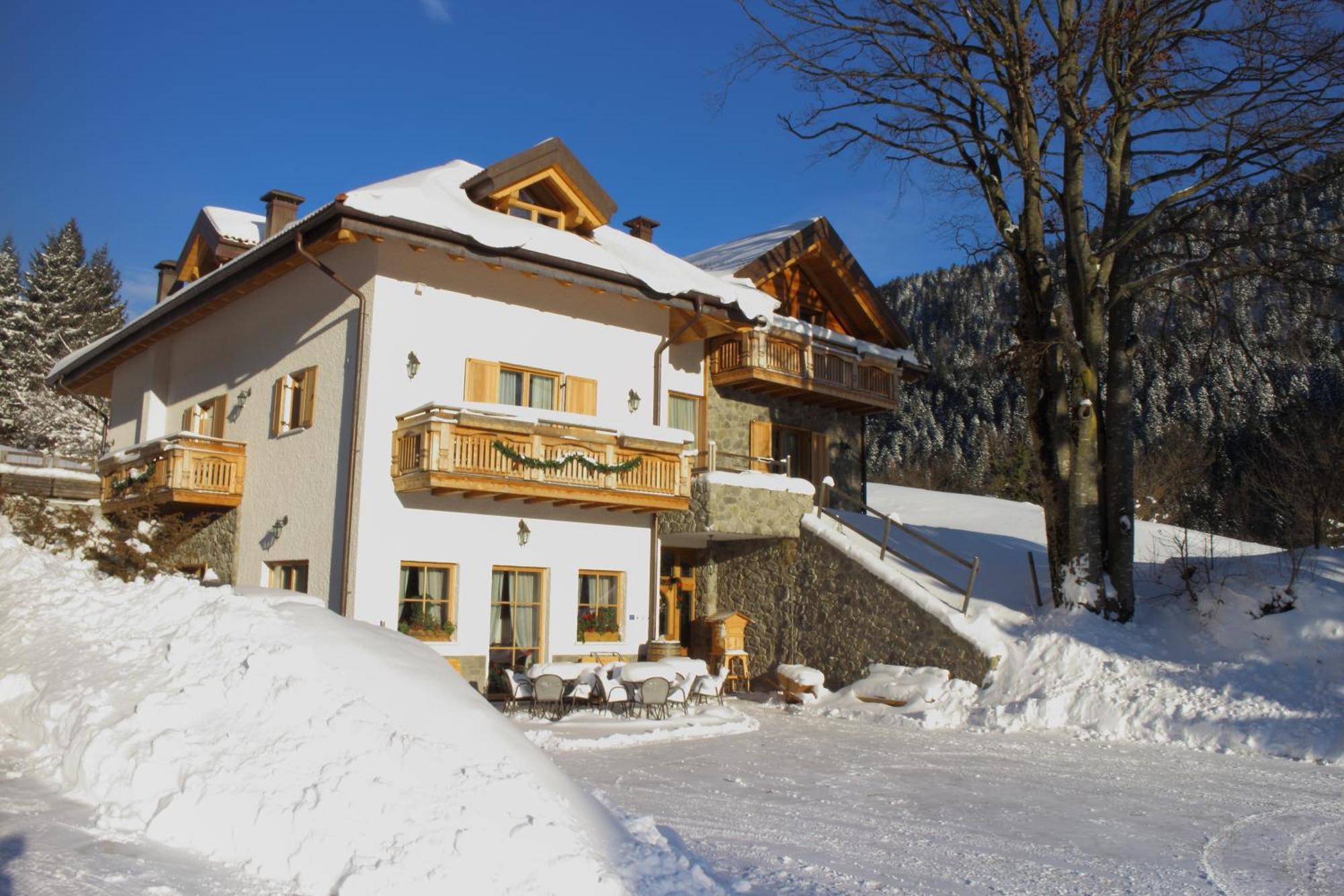 Agriturismo Ai Castioni Molveno Bagian luar foto