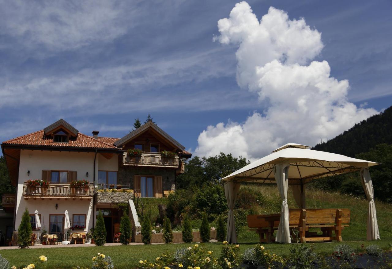 Agriturismo Ai Castioni Molveno Bagian luar foto
